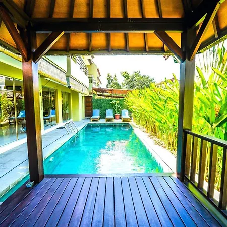 Villa Logan - Kuta - 5 Bedroom - 3 Bathroom Villa - Great Location Exterior photo