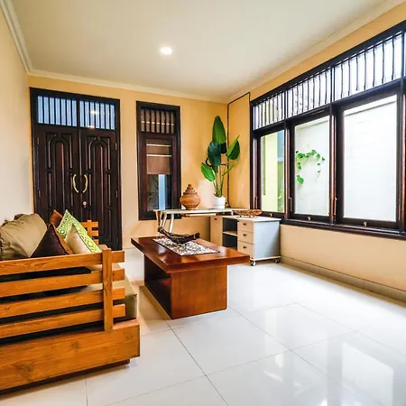 Villa Logan - Kuta - 5 Bedroom - 3 Bathroom Villa - Great Location Exterior photo